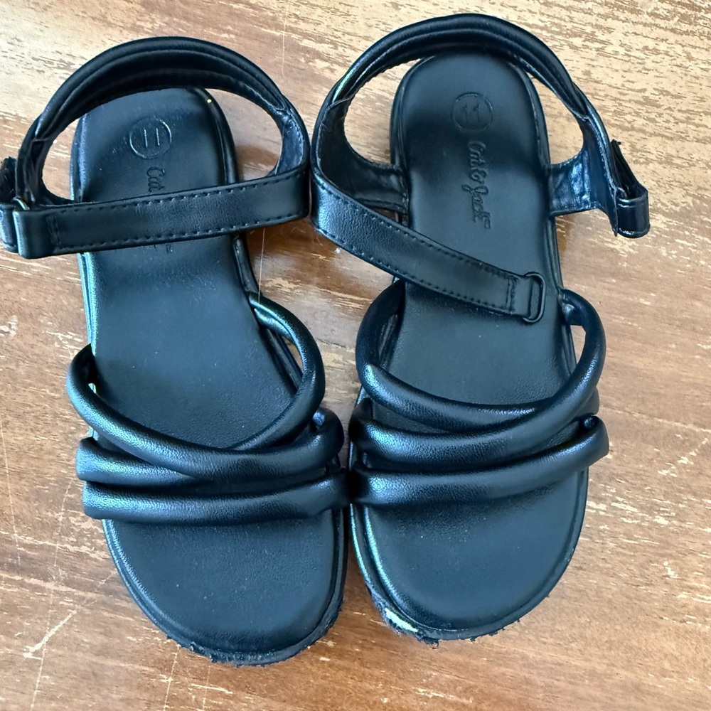 Cat & Jack Black Girls Strappy Sandals with Ankle Strap